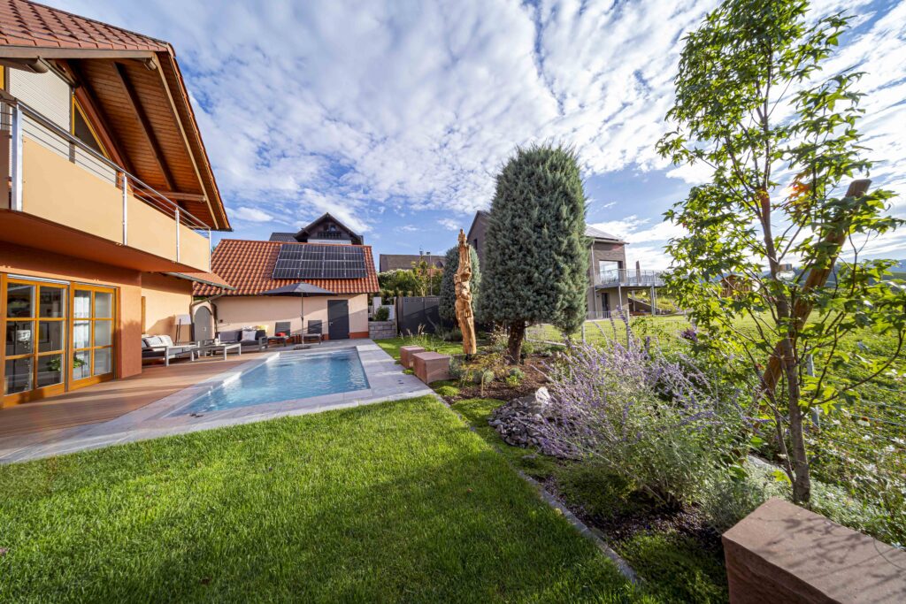 Gartenanlage mit Pool | SPRAUL GmbH Oberkirch